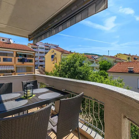 Apartament Lucia *